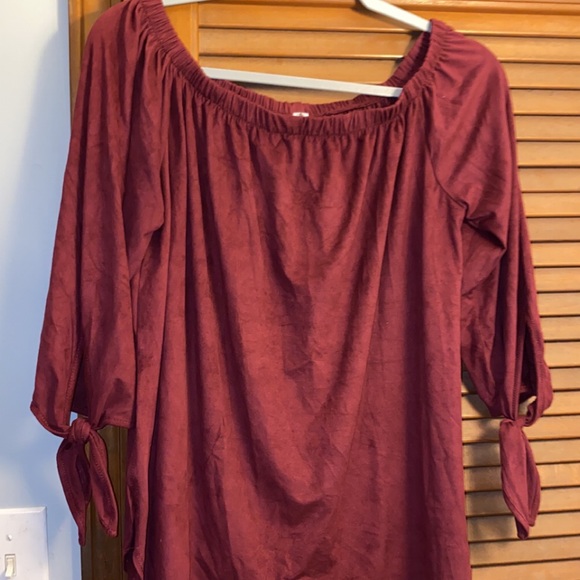 Off the Shoulder Boutique Top - Picture 1 of 1
